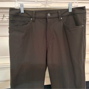 Lululemon Men's Five Pocket Olive Green Pants Sz 31 x 27